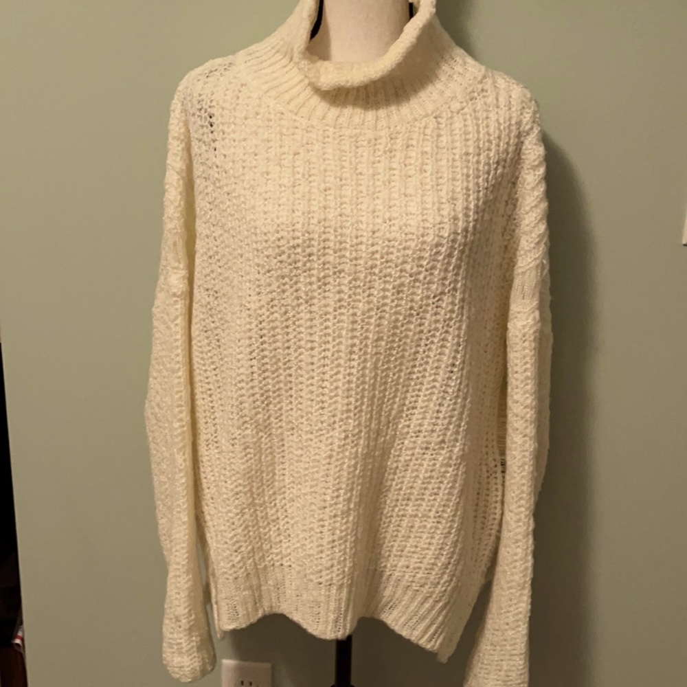 POL Cream Over-sized Drop Shoulder Sweater sz L